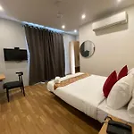 F9 Hotels 343 Meera Bagh, Paschim Vihar