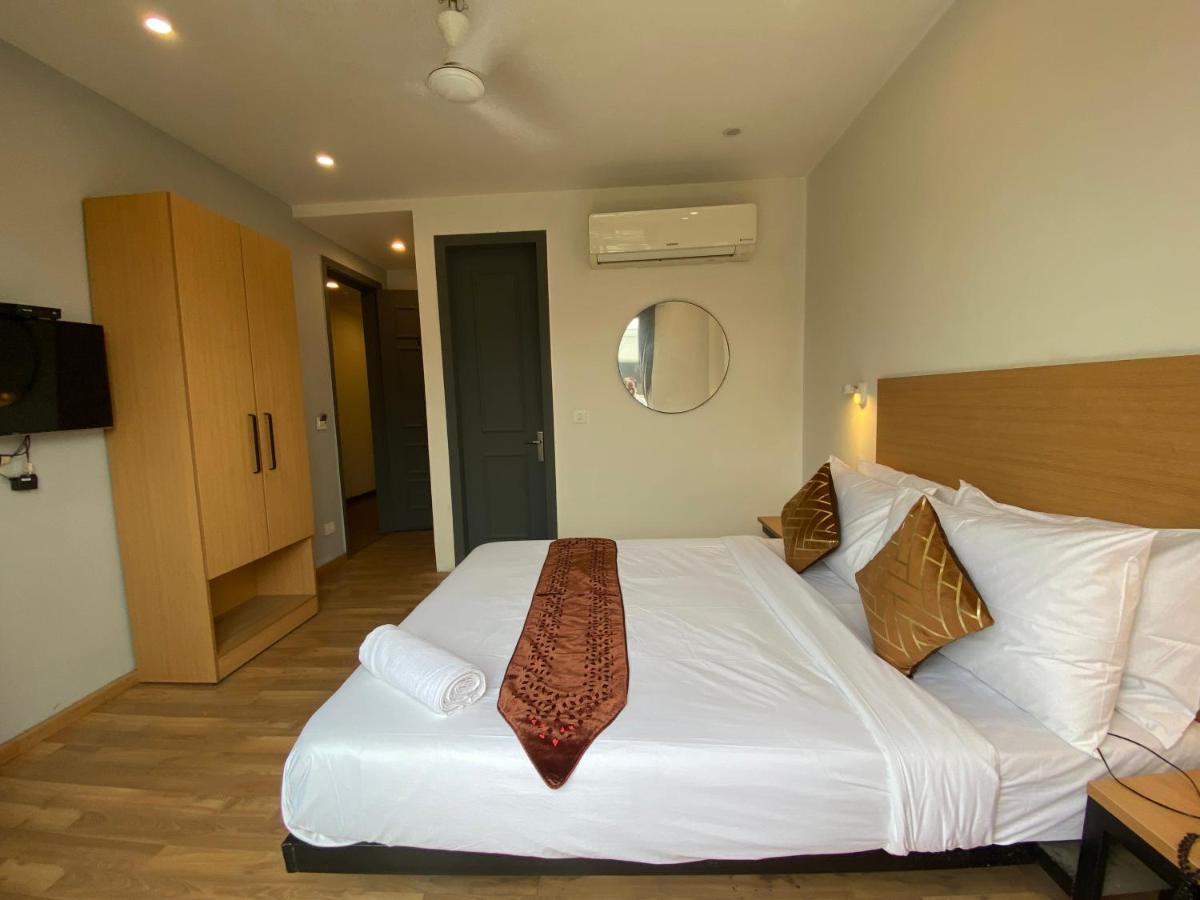 F9 343 Meera Bagh, Paschim Vihar Hotel 3*