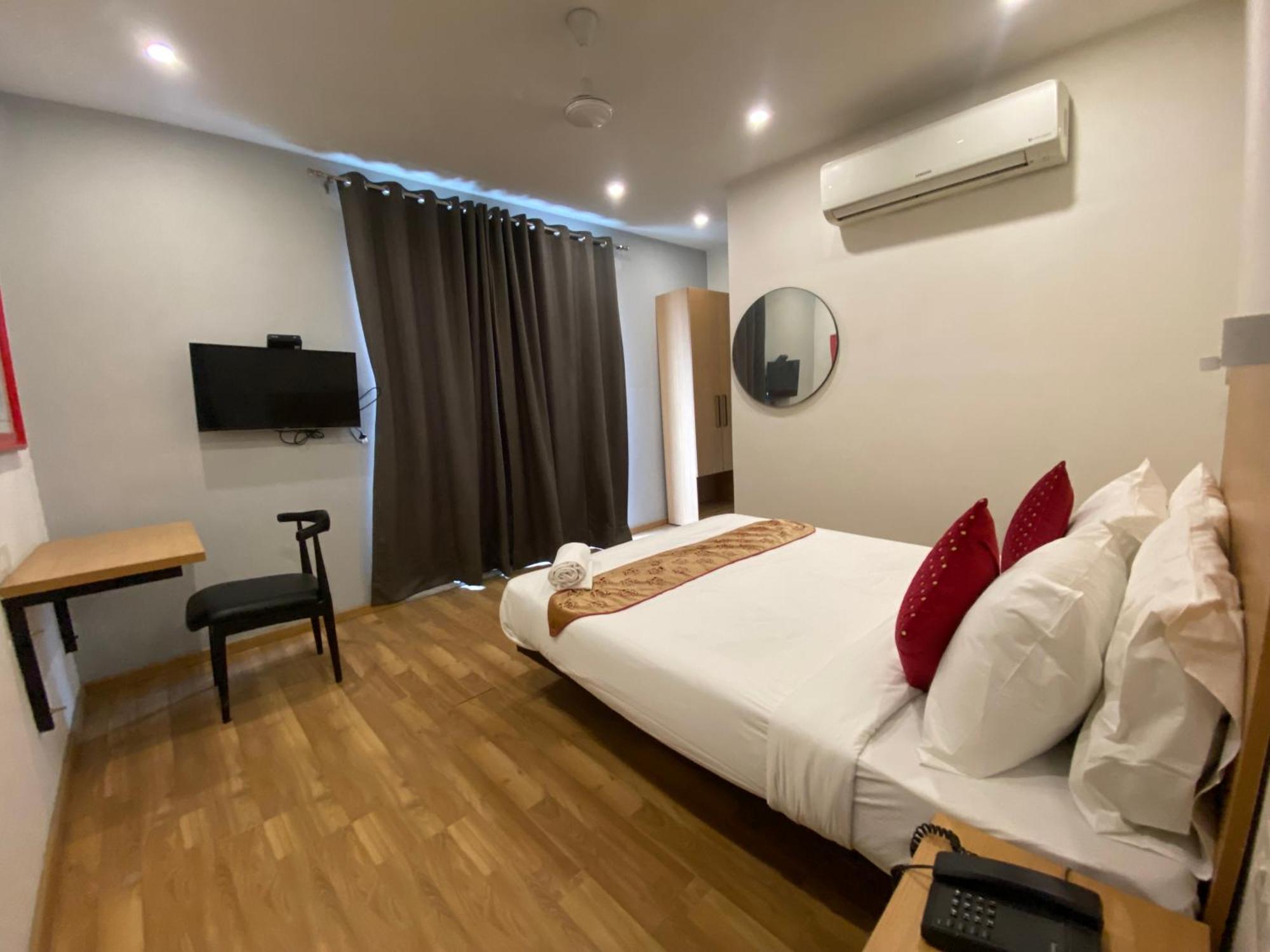 F9 343 Meera Bagh, Paschim Vihar Hotel New Delhi