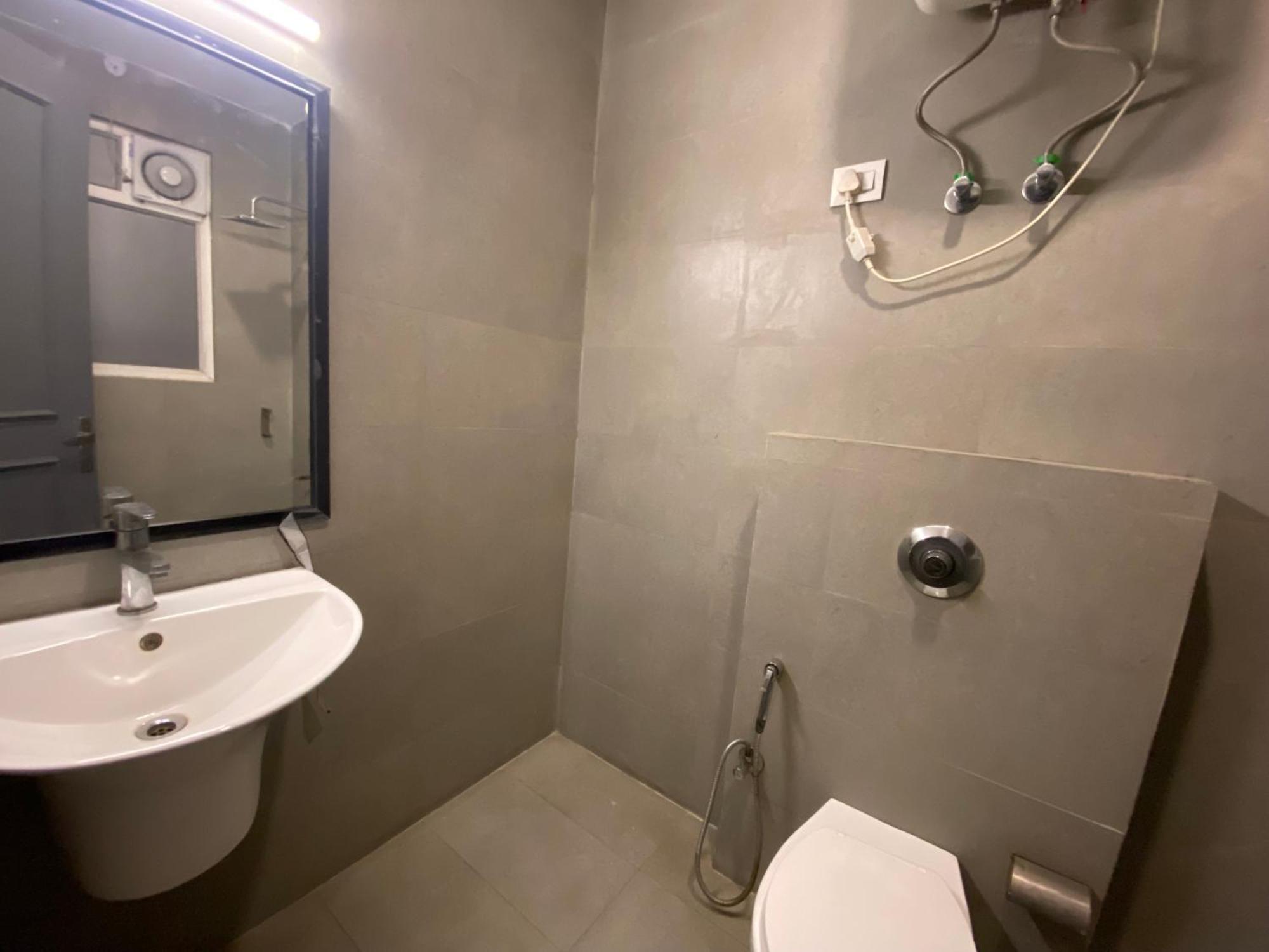 F9 343 Meera Bagh, Paschim Vihar 3* New Delhi