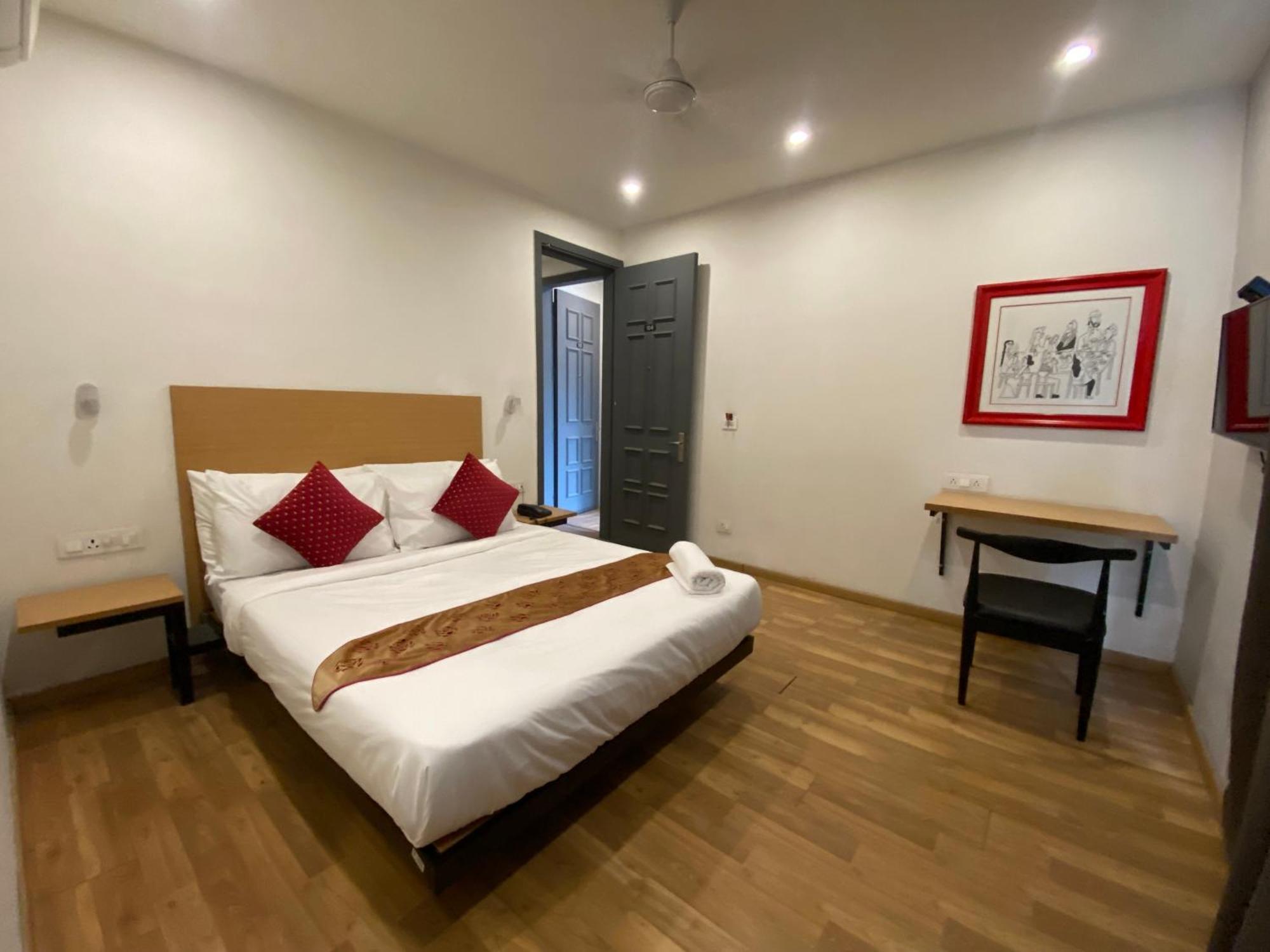 F9 343 Meera Bagh, Paschim Vihar 3*
