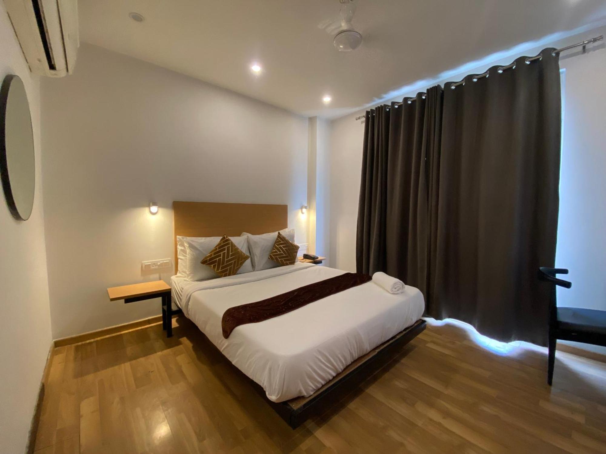 Hotel F9 343 Meera Bagh, Paschim Vihar 3*